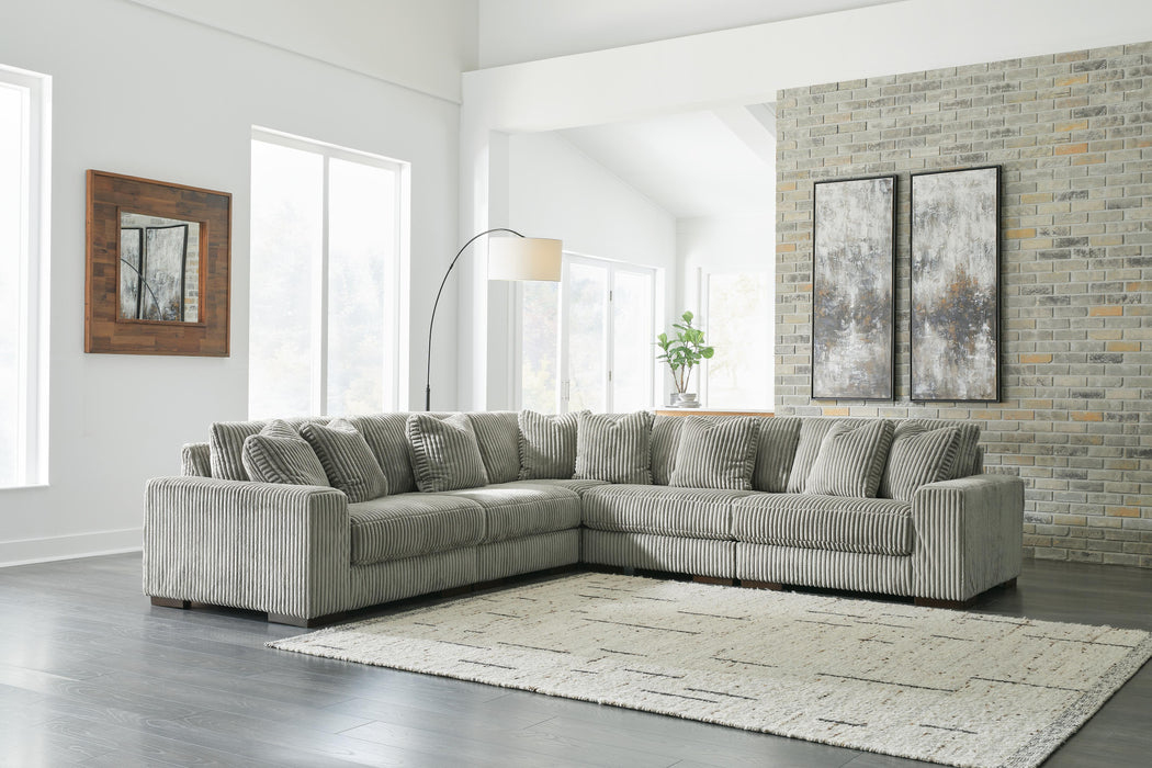 Lindyn Sectional