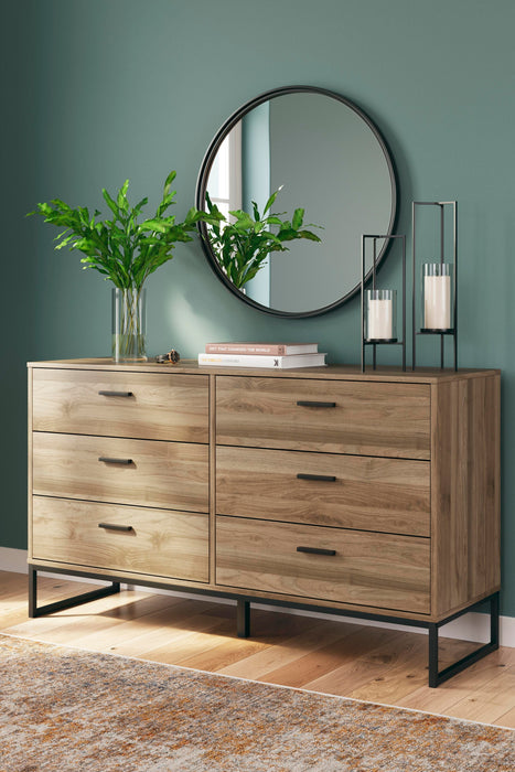 Deanlow Bedroom Package